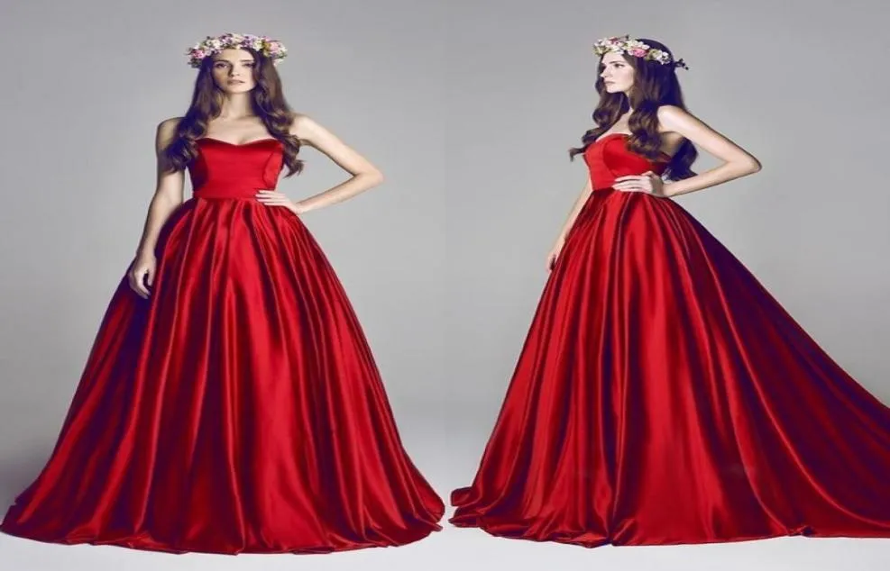 Charmig Red Satin Prom Dresses Classic Aline Sweetheart Sweep Train Party Dress Billiga ärmlös aftonklänning skräddarsydd celeb2915179