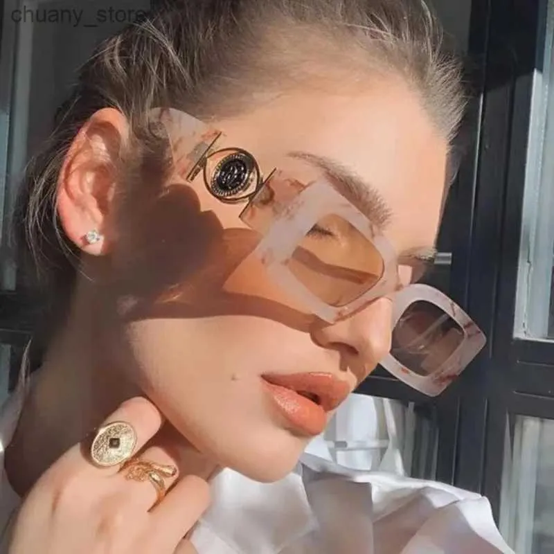 Lunettes de soleil Small Frame RECTANGE RECTANGE LOCES SUMPLASSES Men 2022 Vintage Square Sun Glasses Ladies Luxury Brand Shades For Women Eyeglass Y240416