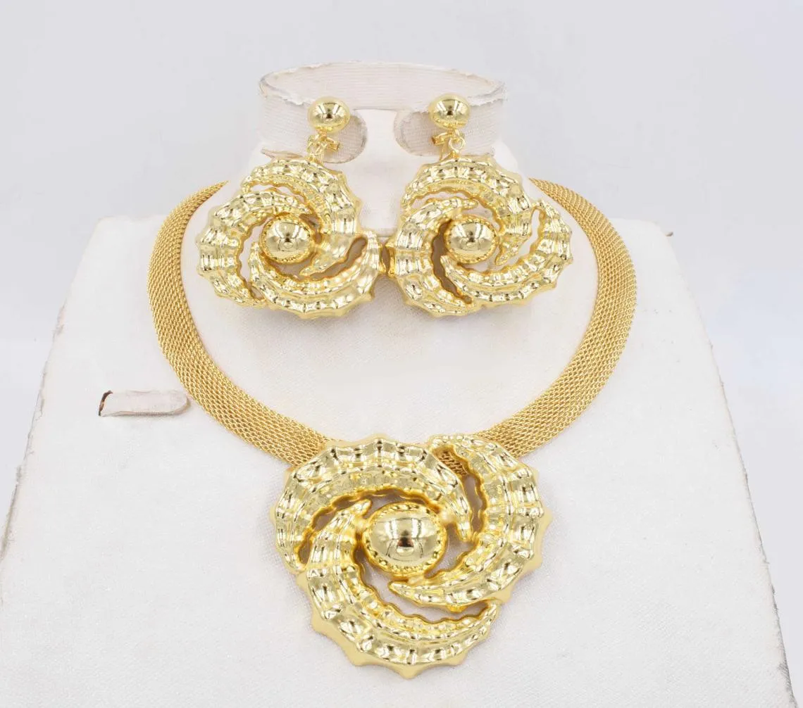 Högkvalitativ LTALY 750 Guldfärgsmycken Set för kvinnliga afrikanska pärlor Juveler Fashion Halsband Set Earring Jewelry 2106198918534