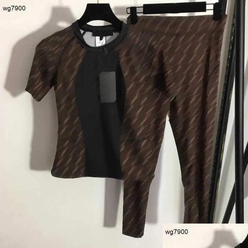 Kadın Trailtsuits 23SS Yoga Tasarımcı Marka Kadınlar F Mektubu Baskı Sıkı Kısa Kollu T-Shirt İnce Taytlar Set Yüksek Kaliteli Giysiler A1 D OT5KY