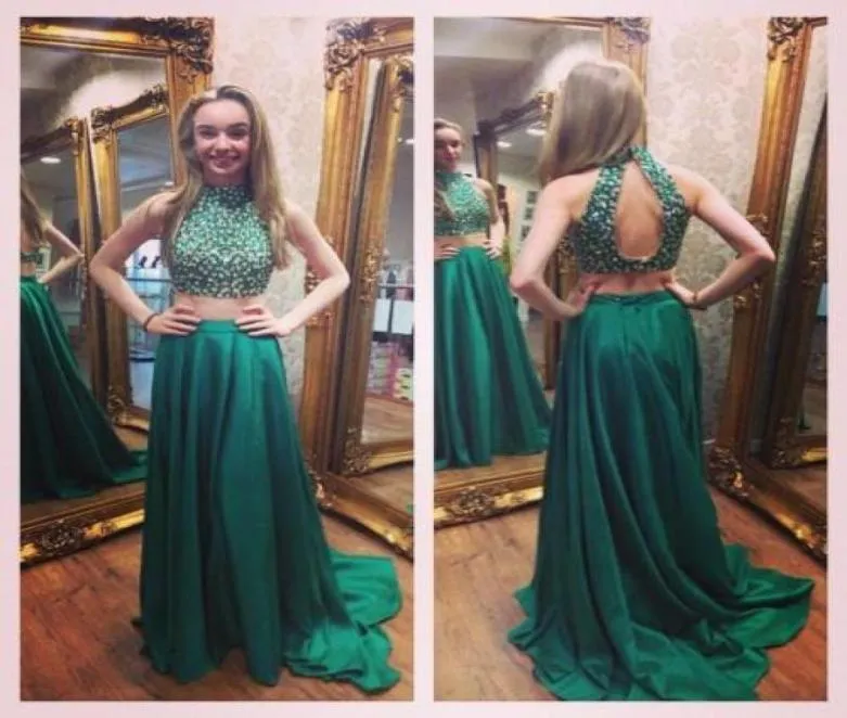 Deux pièces perles de perles longues robes de bal High Neck A Line Sweep Train Emerald Green Beading Girl Girl Gowns Vestidos de Festa8081157