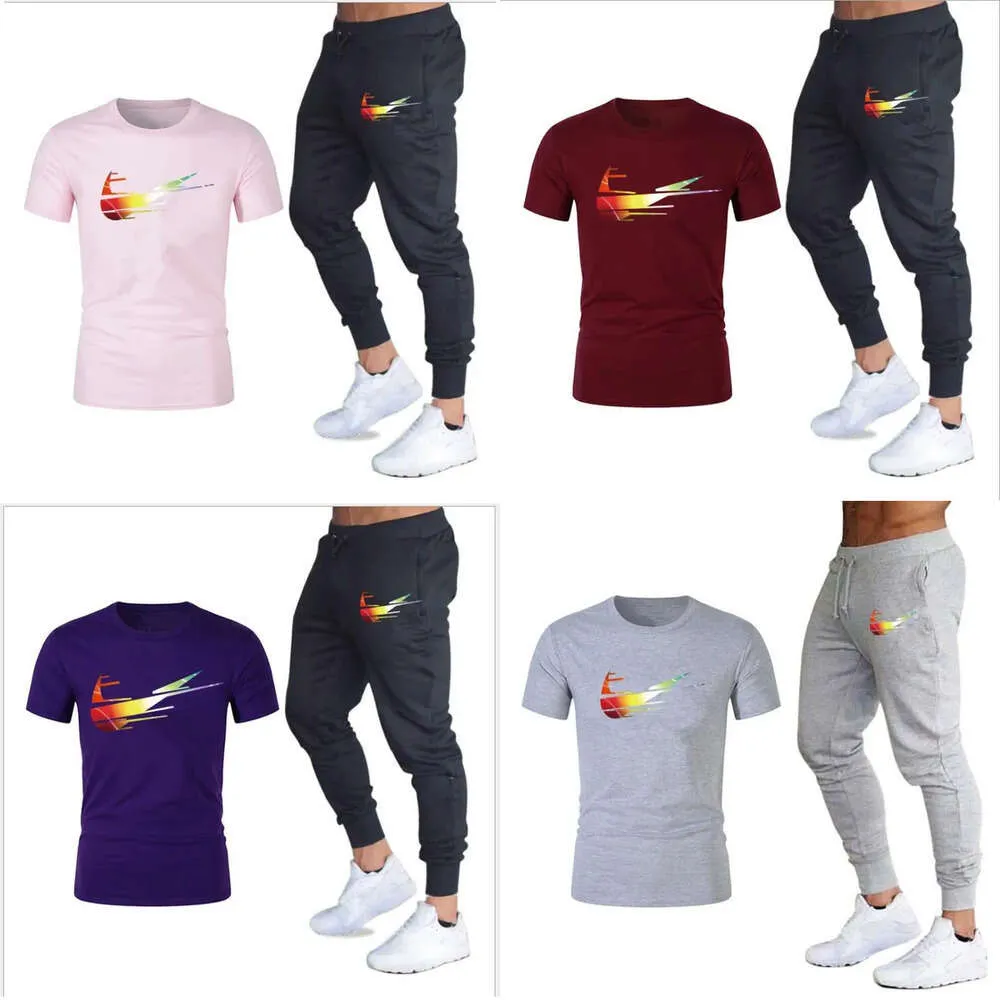 Projektant Mens Tracksuit Zestawy odzieży sportowej Striped 2019 Summer Casual Dreyble T-shirts + Shorts Men S Odzież 2-częściowe zestawy sportowe i porty