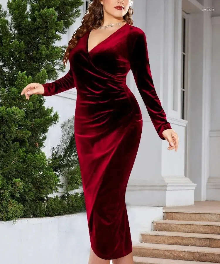 Casual Dresses Women Velvet Dress Vintage Solid Color V-Neck Long Sleeve Slit Hem Party Autumn Winter 2024
