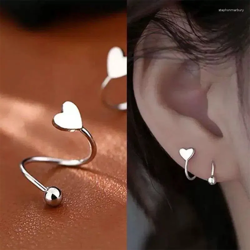 Boucles d'oreilles 2pcs en acier inoxydable spirale twarded femme mode coeur étoile couleur argent couleur quotidienne exquise simple étalon