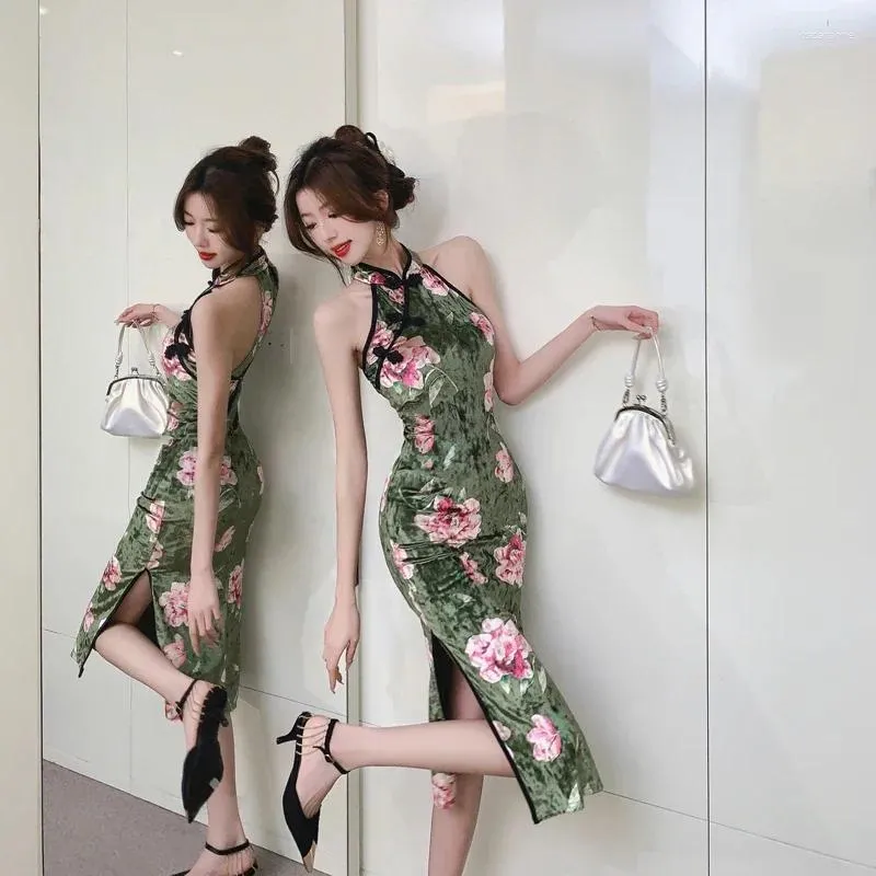 Velvet Vintage Chinese Style Evening Cheongsam Dress With Slim Split Elegant Cheongsam For Women Retro And Sexy Bodycon Qipao Lady Cheongsam Dress From Oscaranne 40.04 DHgate.Com