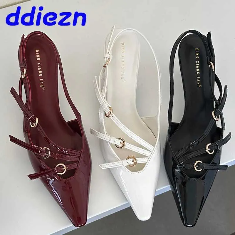 Sandals Fashionable metal buckle womens high heels luxury womens suspender sandals pump womens Med high heels toe J240416