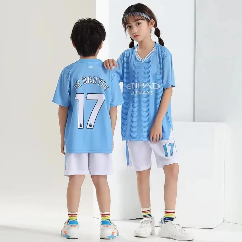 Boy Girl de Bruyne Fans Édition Rugby Football Shirt Men and Kids Home Away Games Soccer Jerseys Kits Short Sleeve UniFo 240416