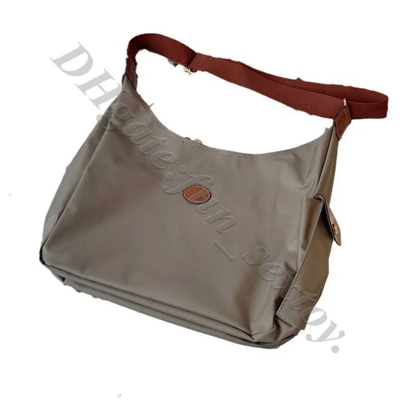 Hobo Postman Designer Handbags Beach Bags Nylon Luxury UnderArm Crossbody同じリラックスした2024トート通勤スタイルの女性財布財布ハンドバッグSCDM