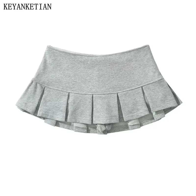 Keyanketian Womens Terry Fabric Low Taille Y2K Minirock breites Falten Dekoration Hellgrau Flocken Sie eine Linie SKORT Sweet 240416