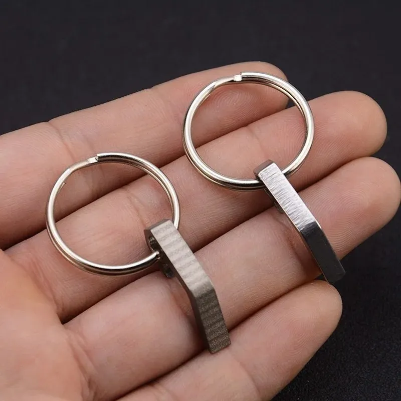 Tragbarer Mini -Flaschenöffner Edelstahl Titanlegungsschloss Key Ring Carry Leichte Bar -Werkzeugküche Gadgets