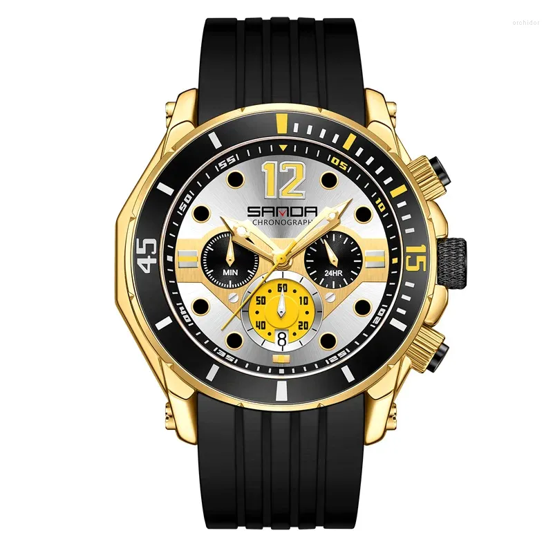 Montre-bracelets élégants sur les montres pour hommes accessoires quotidiens décontractés