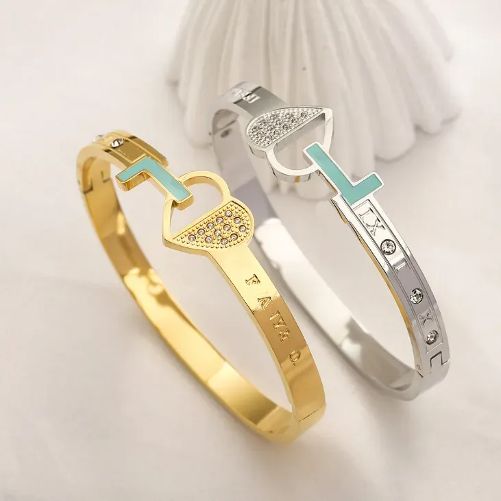 Дизайнерские ювелирные дизайнерские ювелирные изделия для браслетов Bracelets Gold Plated Metal Bracelet Braswe Braslet 2023 Gift Heart Bangle для женщин модные ювелирные украшения