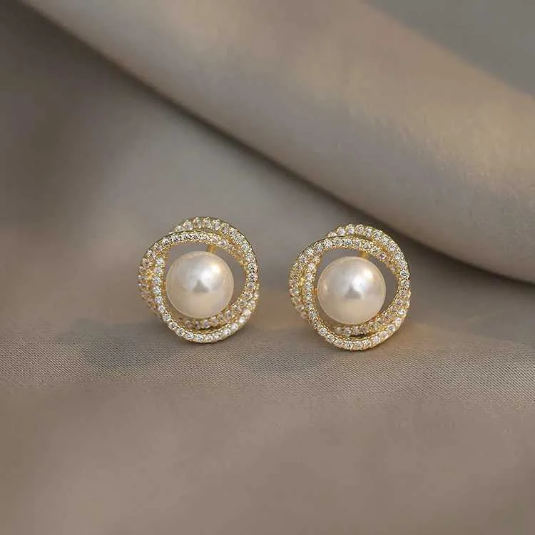 Earrings geometric whirlpool shape pearl Earrings for woman exquisite fashion jewelry party luxury accessories Earrings 230831