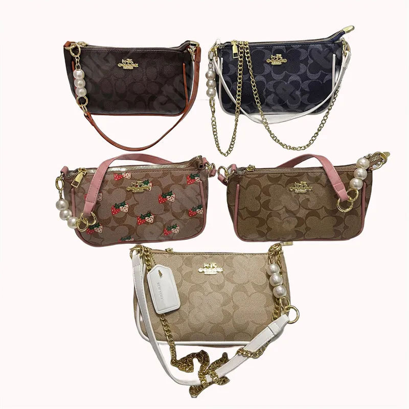 Bolsas de ombro de designer de luxo para mulheres com letra crossbody pérolas bolsas de cadeia de bolsas de mulher hobo woman toute thei half sagch strawberry padrão