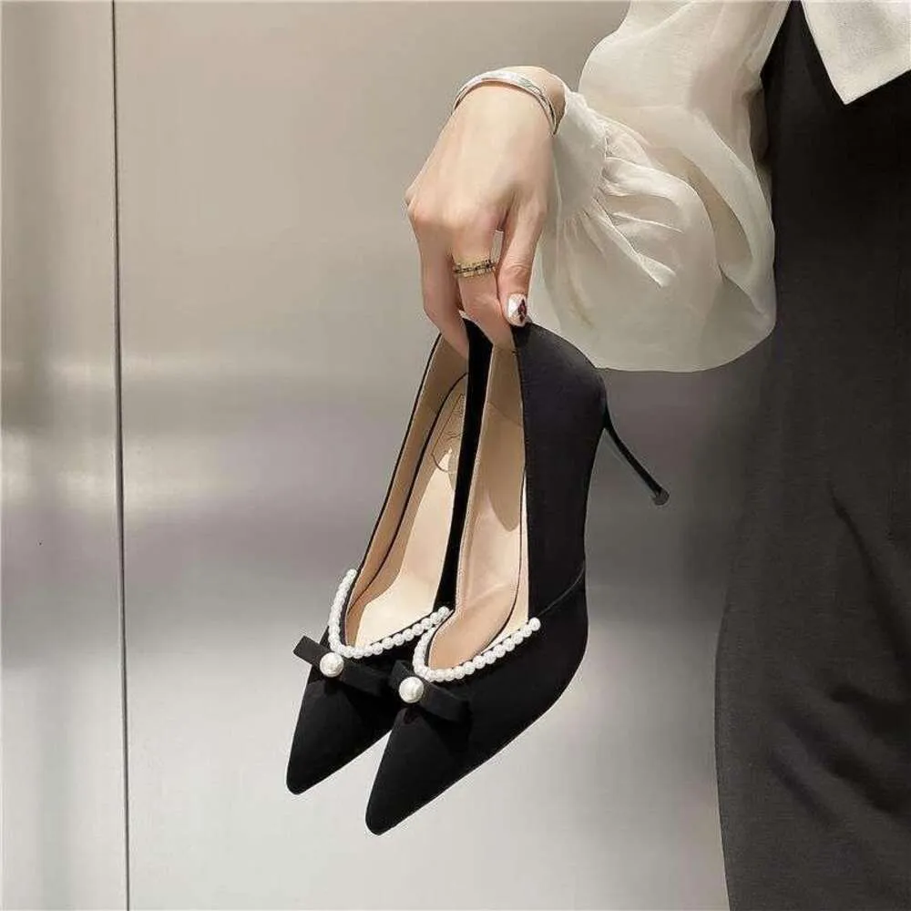 Schuhe für Frauen 2023 Stilito mit mittleren Heels Ladies Sommerschuhe speicherte Zehenbogen Abend Perle zum Verkauf junger Chic Point E a