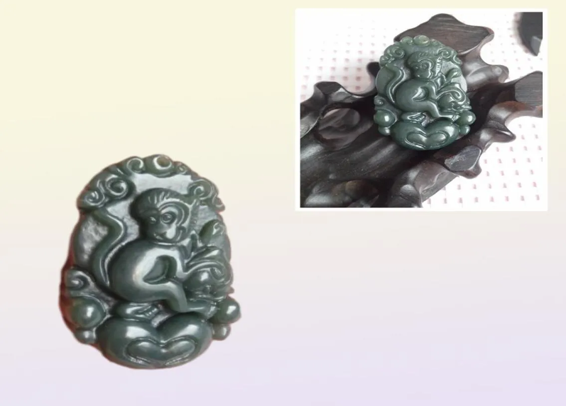 China039S Xinjiang Hetian Jade Zodiac Monkey Peace Pendant met D32428306