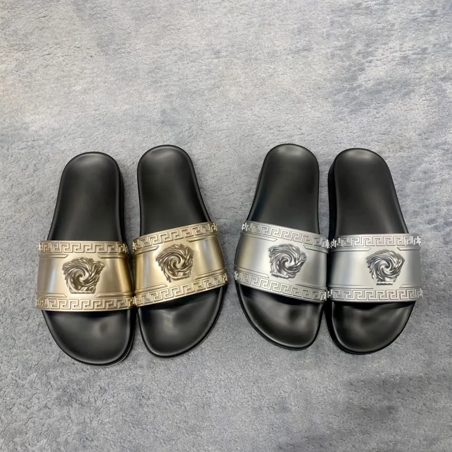 Designer di lusso Slide Men Outdoors Scarpe in gomma Slippista Nuovo stile Donne Sandalo Stato Summer Beach Subs Black Flat Flace Casualmente Casualizza Casualmente Fashi