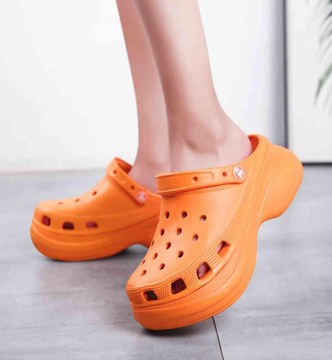Sandalias de zapatos para mujeres de la obstrucción 2021 Sandalias de plataforma Garden Slippers Slip On for Girl Beach Shops Fashion Slides al aire libre X05239872653