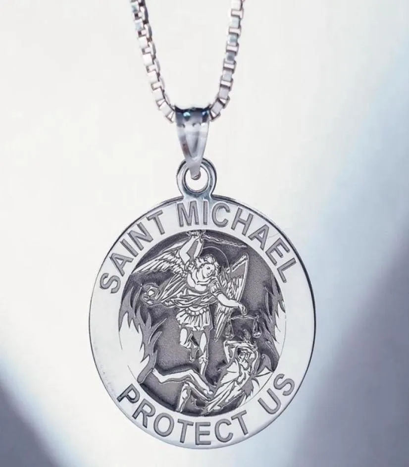 Naszyjniki wiszące okrągłe anioł St Michael Medallion Naszyjnik St Christopher Sliver Gold Kolor Cuban Curb Chain9190888