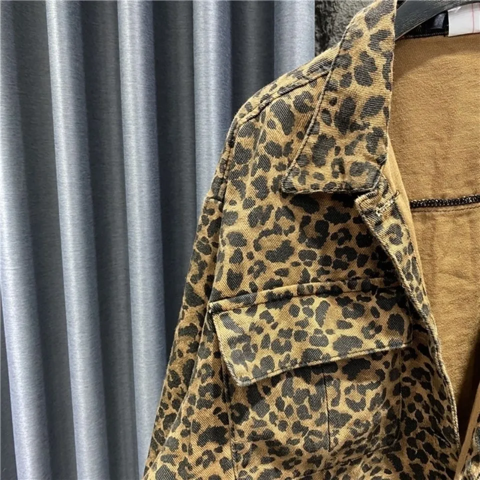 Girls Spring och Autumn New Leopard Print denim Kort kappa Barn mode Lous Casual Leopard Print Big Pocket Coat