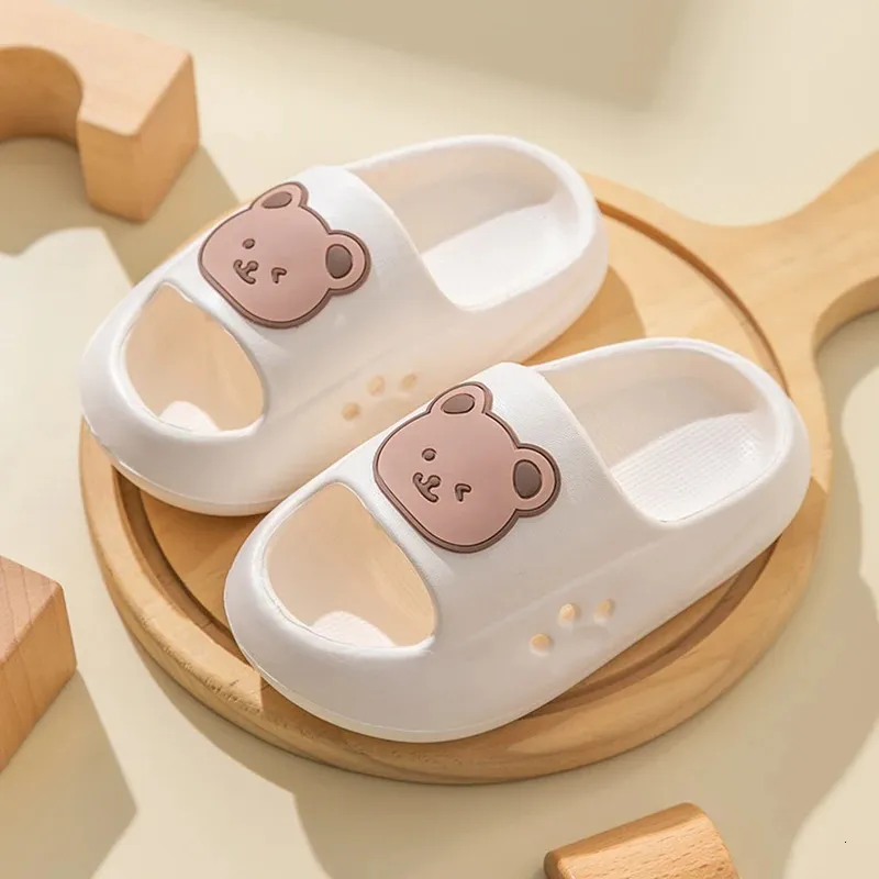 Children Slippers Summer Cartoon Bear Home Shoes For Boy Girls Soft Eva Flat Heel Slippers Beach Child Kids Baby Slides 240417