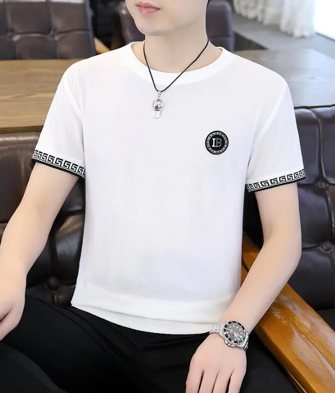 B0936 Designer T-shirt Summer à manches courtes noires blancs de luxe T-shirt marque hommes Tshirt Tee Clothes