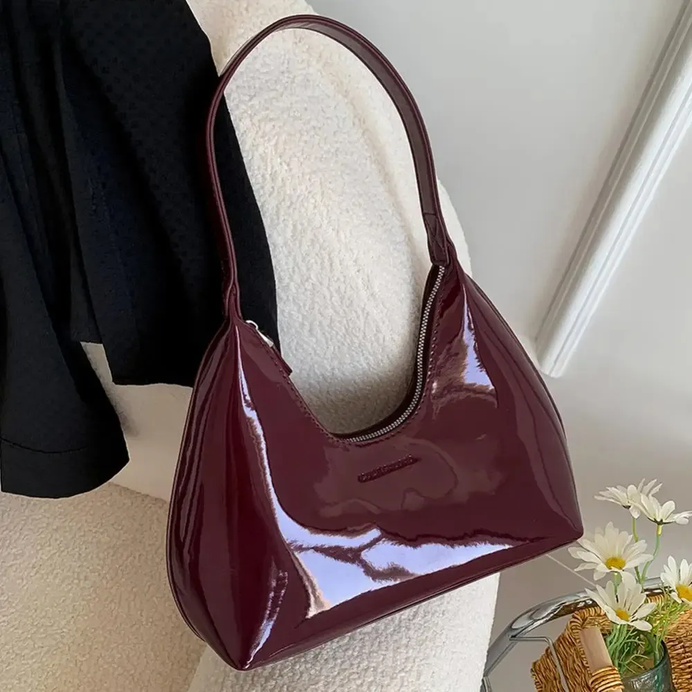 Vunque ● Baguette Shoulder S EVENING BURGUNDY Brushed-finish baguette shoulder bag | Emporio Armani