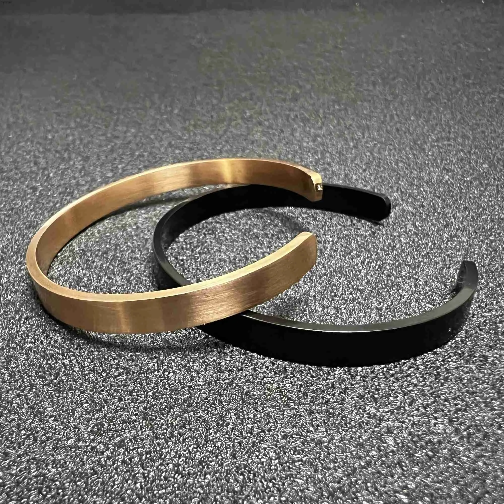 Bracele bracelets à manchets plats en acier inoxydable tendance bracelets pour hommes