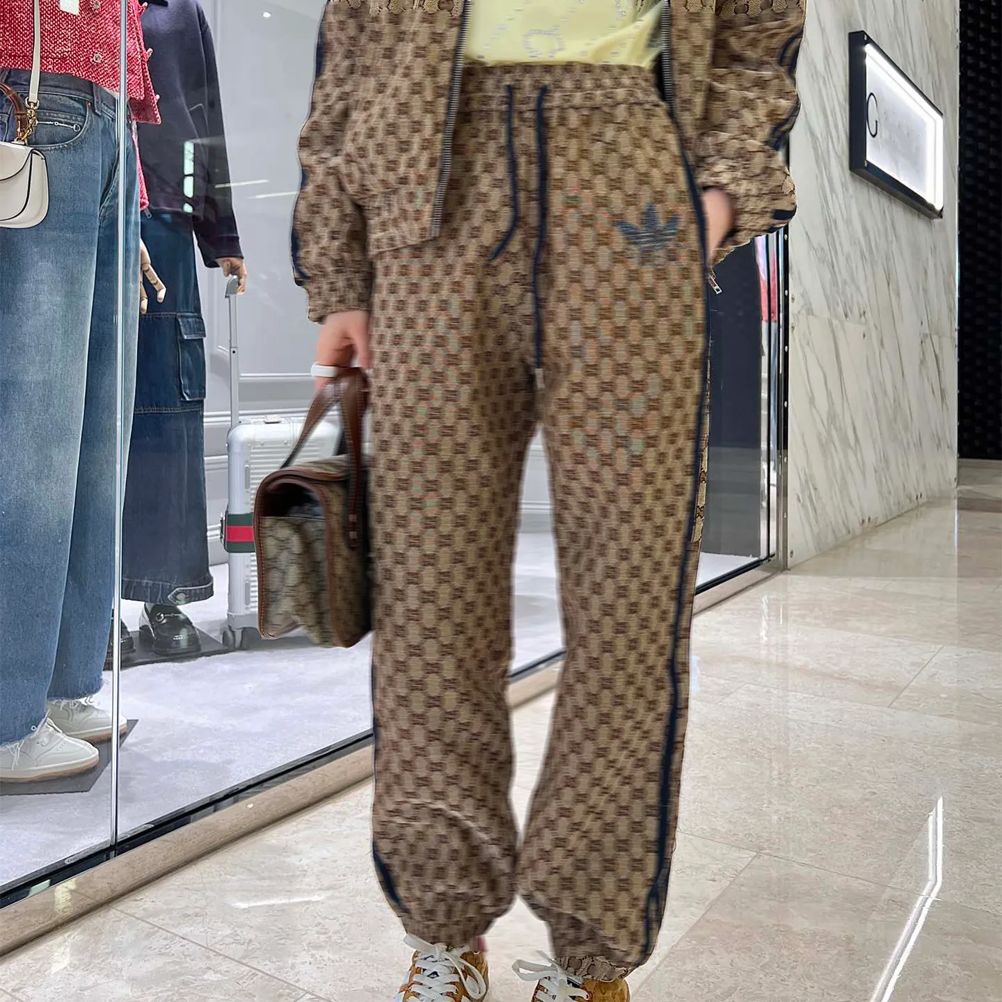 Kvinnors spårningsdräkter Designer Designer Sweatshirt Full Letter Print Rhinestone Clover Fashion Luxury Spring Summer Zip Jacket Drawstring Pants Suit WGS1