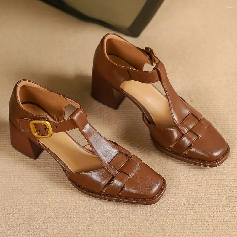 Chaussures habillées en cuir authentique en cuir étroit étroite pompes en T tressés T-STRAPS 5,5 cm d'épaisseur talon carré Toe Sandal Sandals Sandals