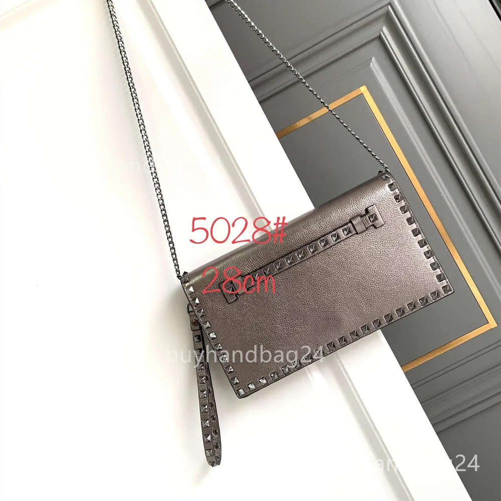 Vlogoo feminino garanhão gabinete de lady designer saco de cadeia Locoo Style Woman Rivet Rock Event Burse Vallentinos Letter Crossbody Bags 2024 Small Square Trendy C2EJ