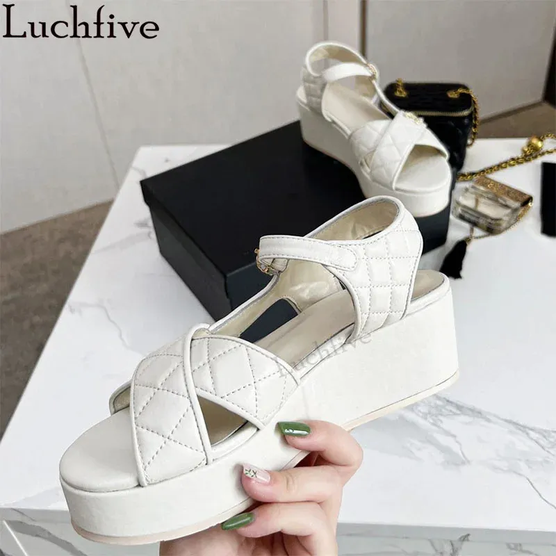Summer Luxury Wedges Heel Sandals Women Black Beige Thick Sole Diamond Suture Design Rome Casual Beach Brand Shoes Mujer 240417