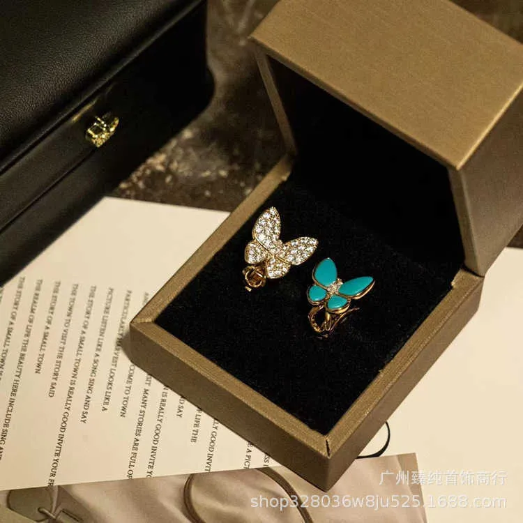 Oryginalna marka wysoka wersja Van Butterfly Kolczyki dla kobiet nowe turkusowe pełne diamentowe asymetryczne z białym węzłem Fritillaria Bow