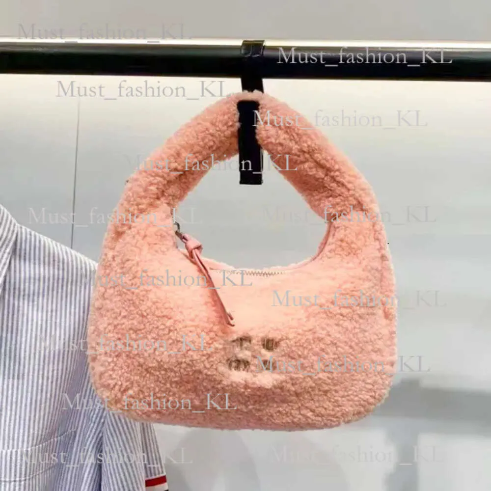 Akşam çantası tasarımcısı Mui Mui Güneş Gözlüğü Çanta Matelasse Bowling lolita Miui Çanta Yarım Ay Harajuku Seyahat Kadın Mui Mui Lüks Çanta Omuz Çantası 920
