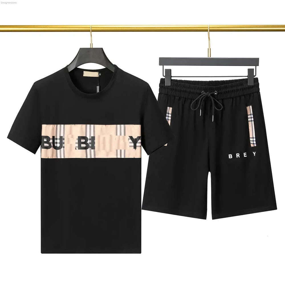 2024 Nowy projektant T Shirt Męski Trapstar Tshirt z krótkim rękawem nadrukowany garnitur Chenille Sportswear Black Cotton London Street Shorts