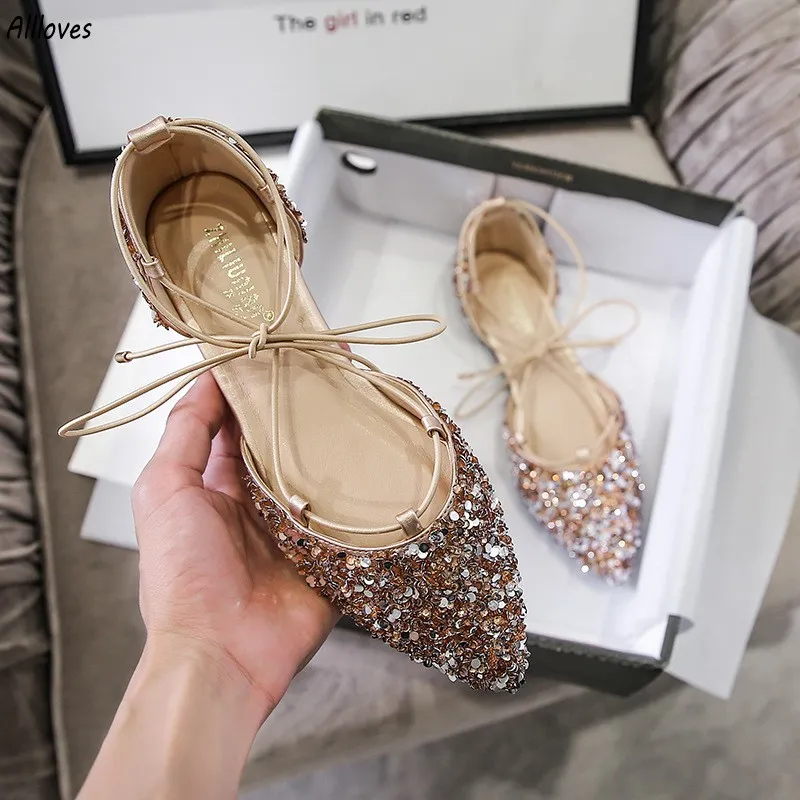 花嫁のためのキラキラしたスパンコールのフラットウェディングシューズ快適なアーモンドトーエレガントな女性靴贅沢なプロムドレスポンプ靴レディースCL3505のストラップ付き