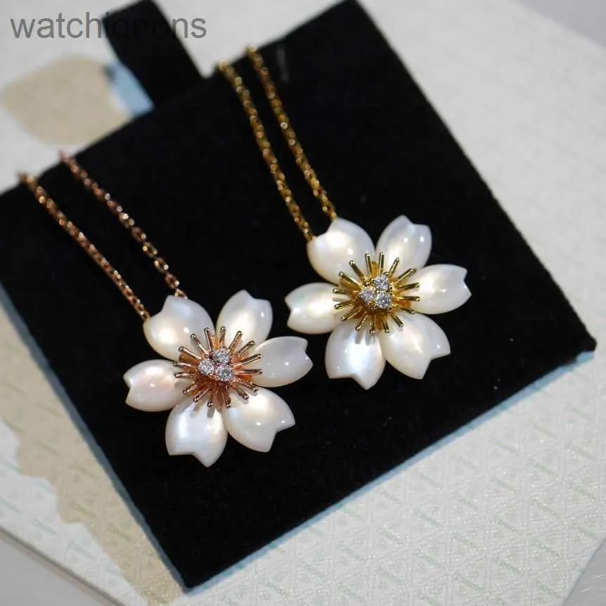 Collier de créateur de marque Vancelfe Luxury Collier SEIKO Edition Clover Petal Collier Christmas White Fritillaria Pendant