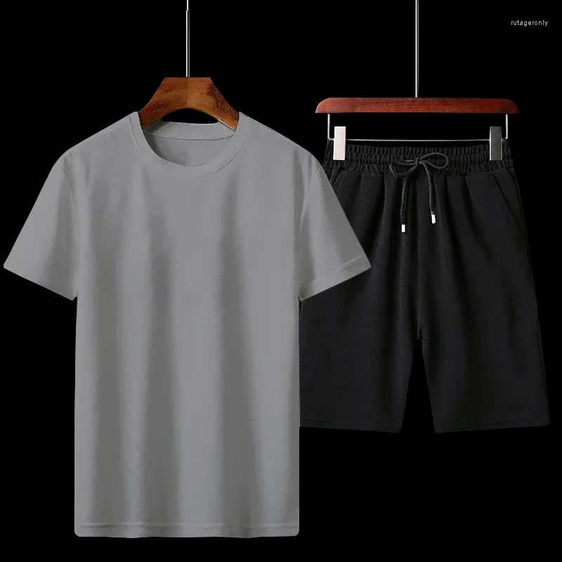 Survêtements masculins T-shirts décontractés Summer Shorts 2pcs Fashion Male Male à manches courtes rapides Dry Solid Fitness Sports Tees