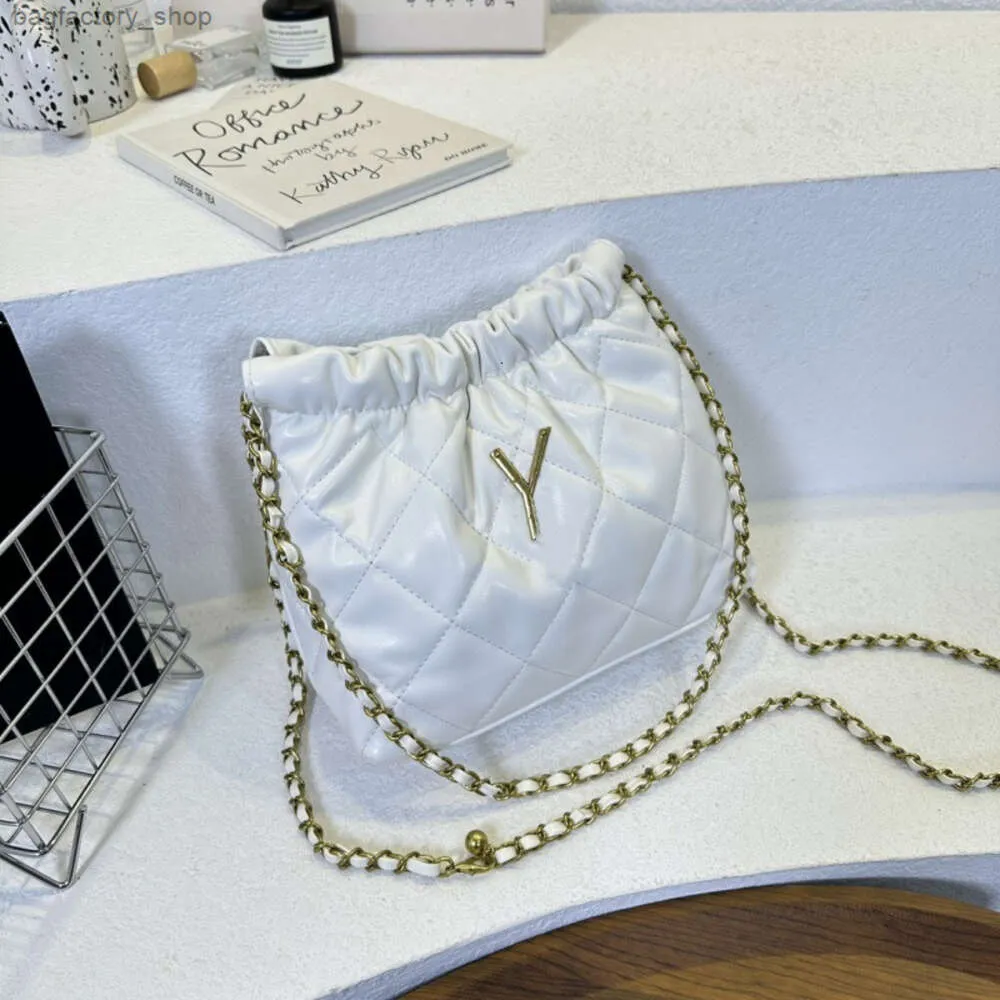 Handbag Designer Sells Branded Bags at 60% Discount Womens Bag New Chain Bucket Simple High End One Shoulder Crossbody