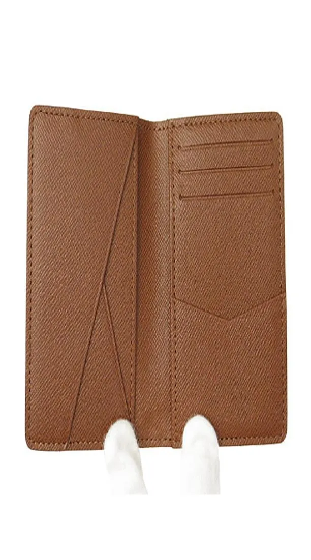 HIQH Qualidade Atacous Moda Designer Card Titular Short Bifold Men039s Bag Small Leather Card Titular 4 Cores Caixa de presente N631458139351