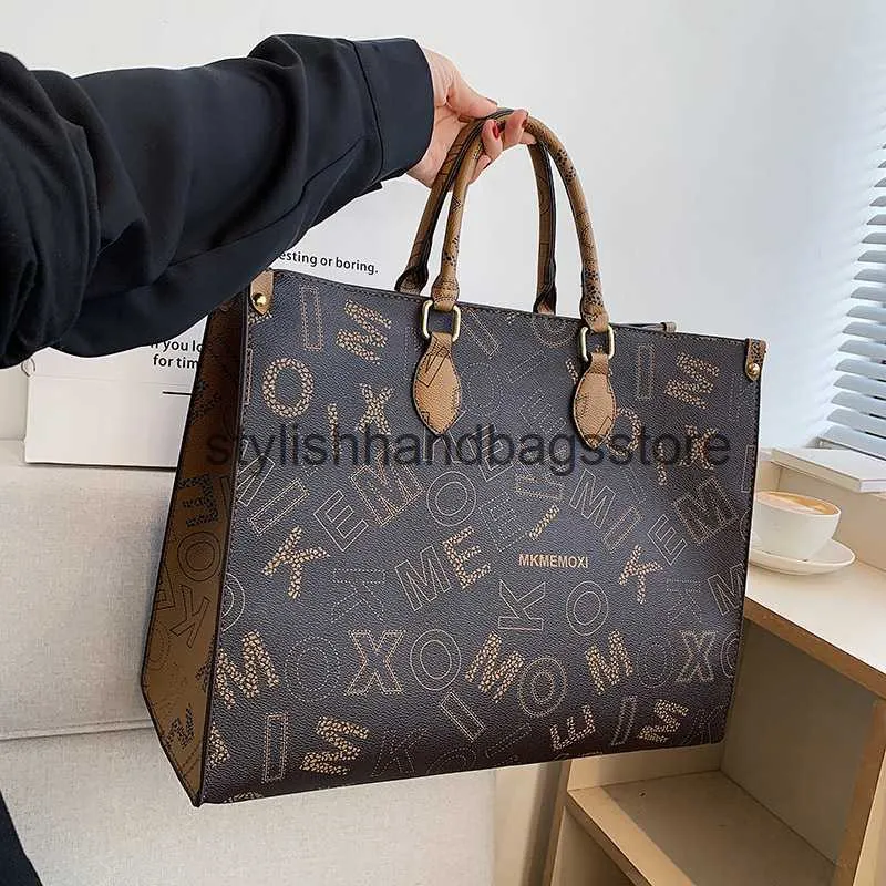 Takken Cross Body Large Capaciteit Tote Bag voor vrouwen in 2023 Nieuwe niche high-end handtas praktische en modieuze veelzijdige enkele schouder Crossbody H240417