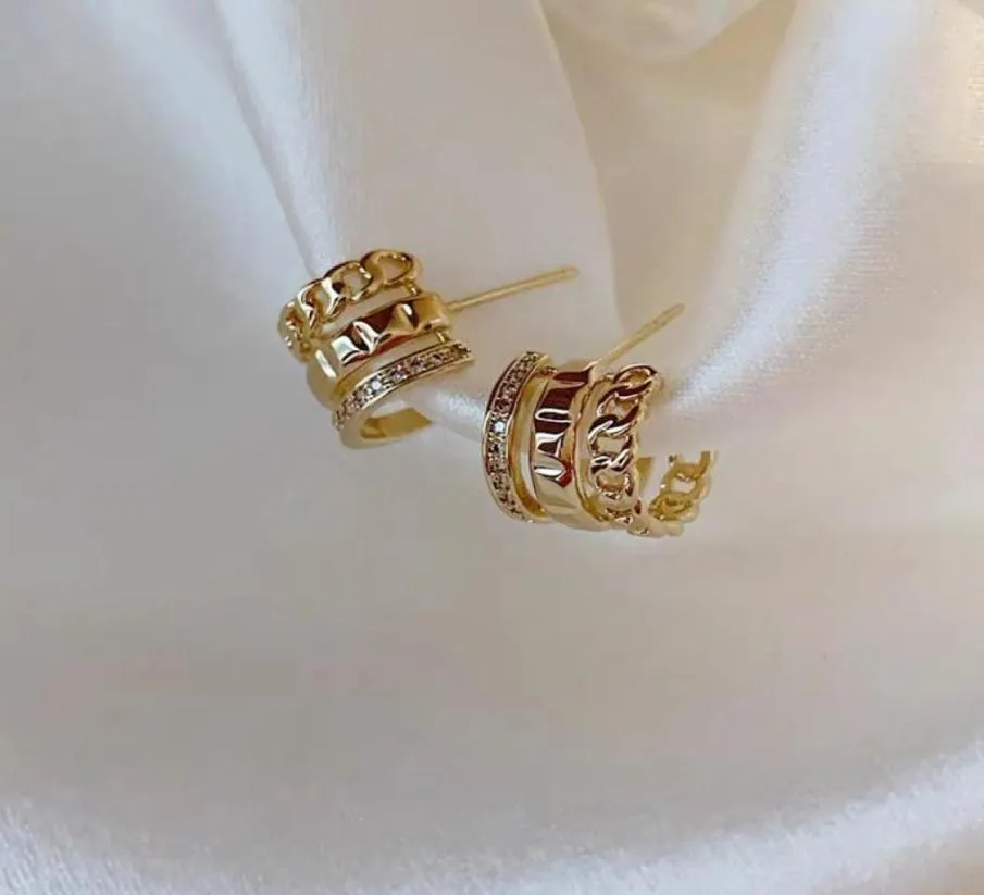 French Minimalist Blingbling Rhinestone Filled Chain Three Rows Wide Cuff Shape Stud Earrings for Women Small Huggies Earrring4203545