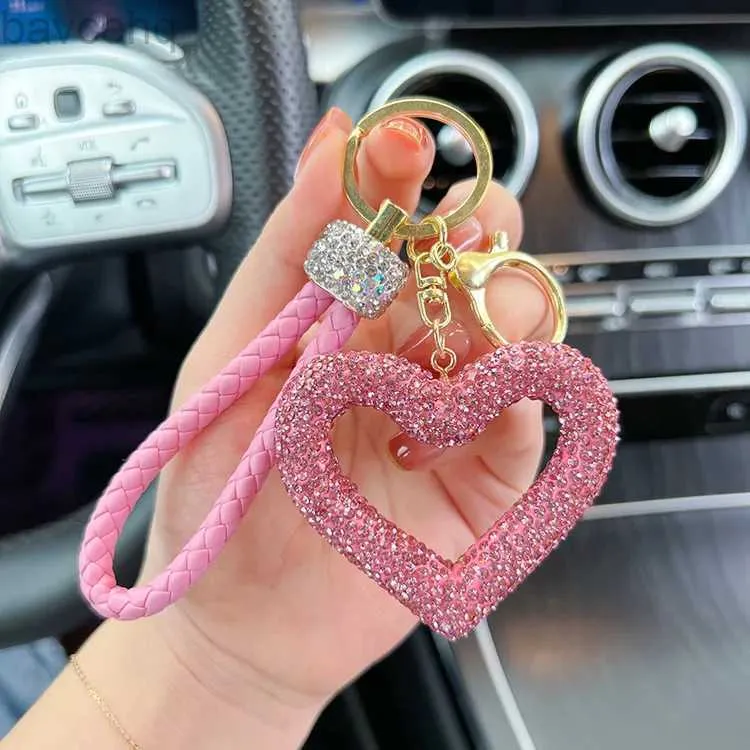 Keychains Lanyards Creative Hollow out Ceramic Clay Full Diamond Love Key Chain Leather Rope Sticking Water Diamond Car Key Pendant Simple d240417