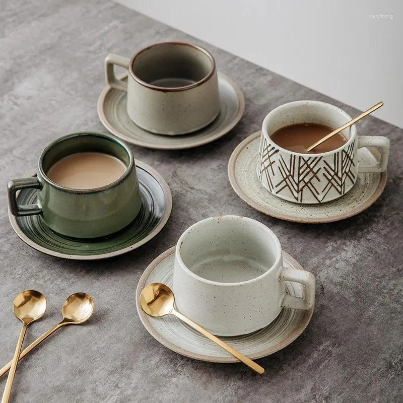 Tazze di tazza di caffè in ceramica e set di piattino creativo per tè pomeridiano orecchio domestico in stile giapponese in stile giapponese