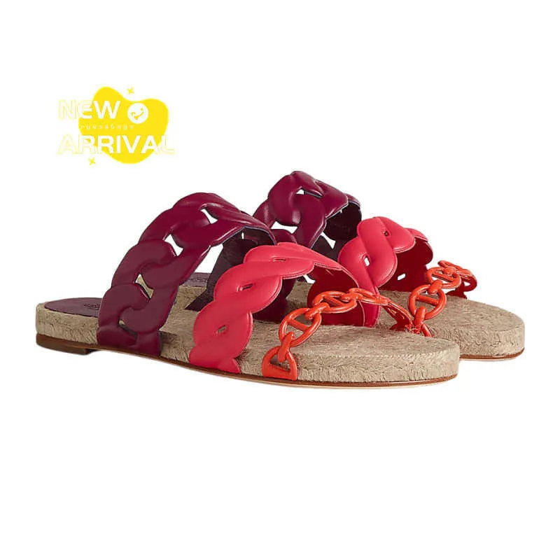 Sandales de créateur sandales féminines Summer Beach Slippers Sandales Sandales en cuir Sandales de mode Luxury Slippers plates trois couleurs avec pantoufles en rotin
