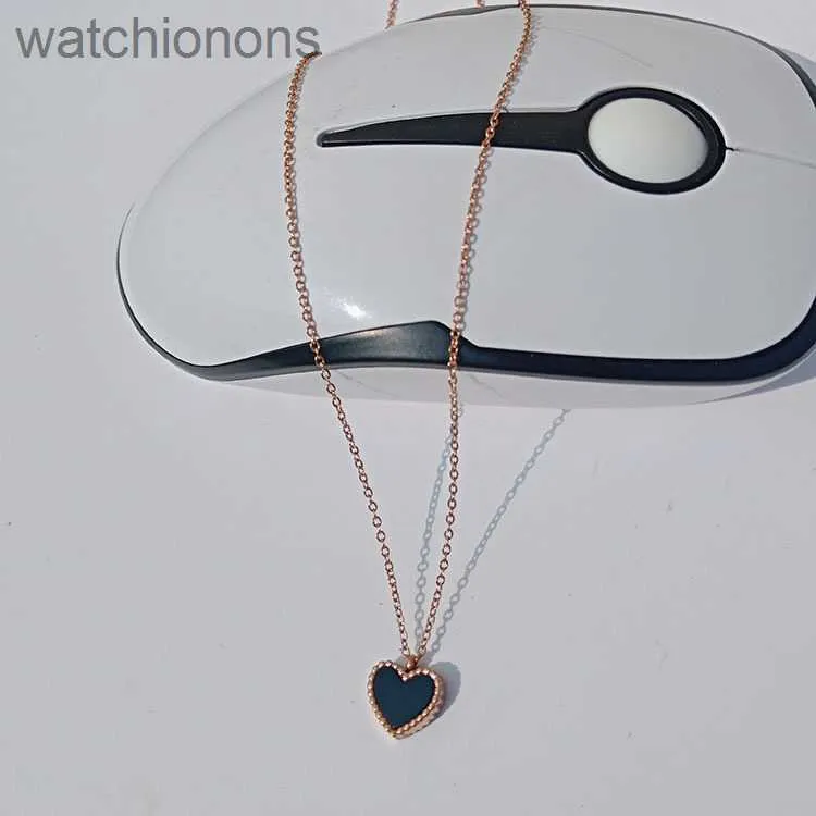 Luxury Top Grade Vancellelfe Brand Designer Halsband Fashionabla Simple Personalized Red Peach Heart Titanium Steel High Quality Jeweliry Gift