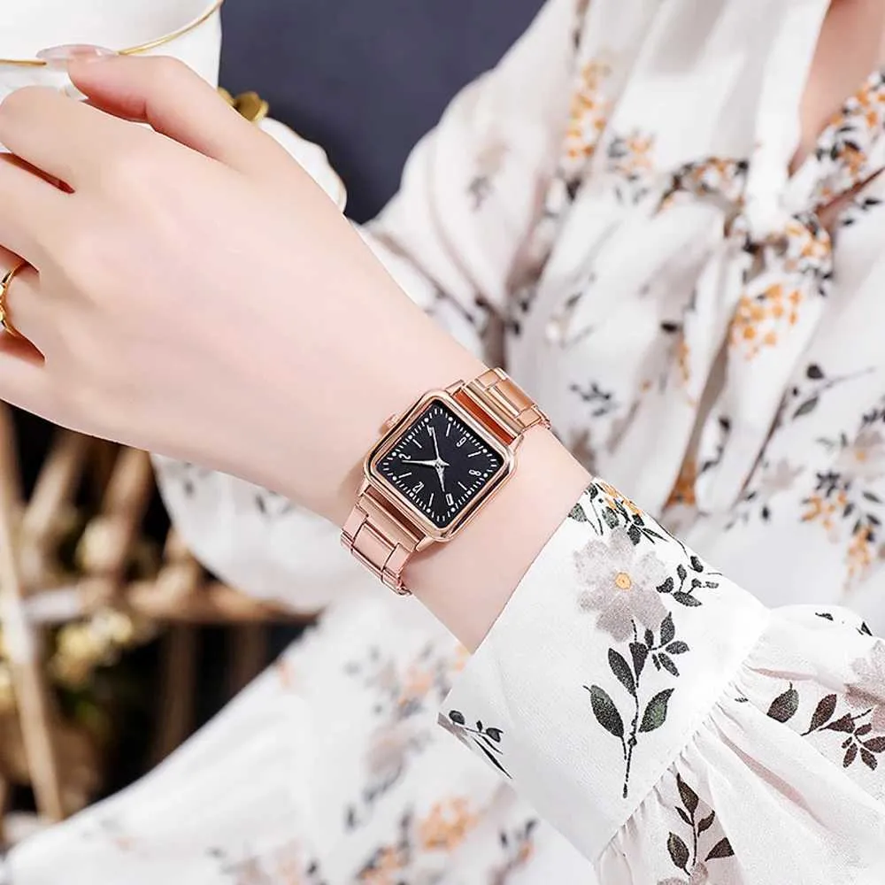 BJHE Wristwatches Golden Quartz Stainless Steel Waterproof Wrist Watch 2022 Womens Casual Gold Watch Women Square Female Watches Top Brand Luxury d240422