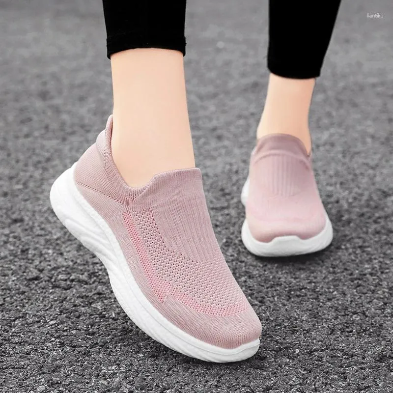 Scarpe casual Trendy Mesh Mesh femminile 2024 Sport Solu di Sole che esegue Sneaker vulcanizzate minimaliste a scarpe singola
