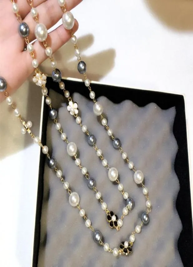 Diseñador de lujo completo estilo clásico de flores elegantes perlas coloridas collar de declaración de doble capa de cadena de doble capa para wo1953225
