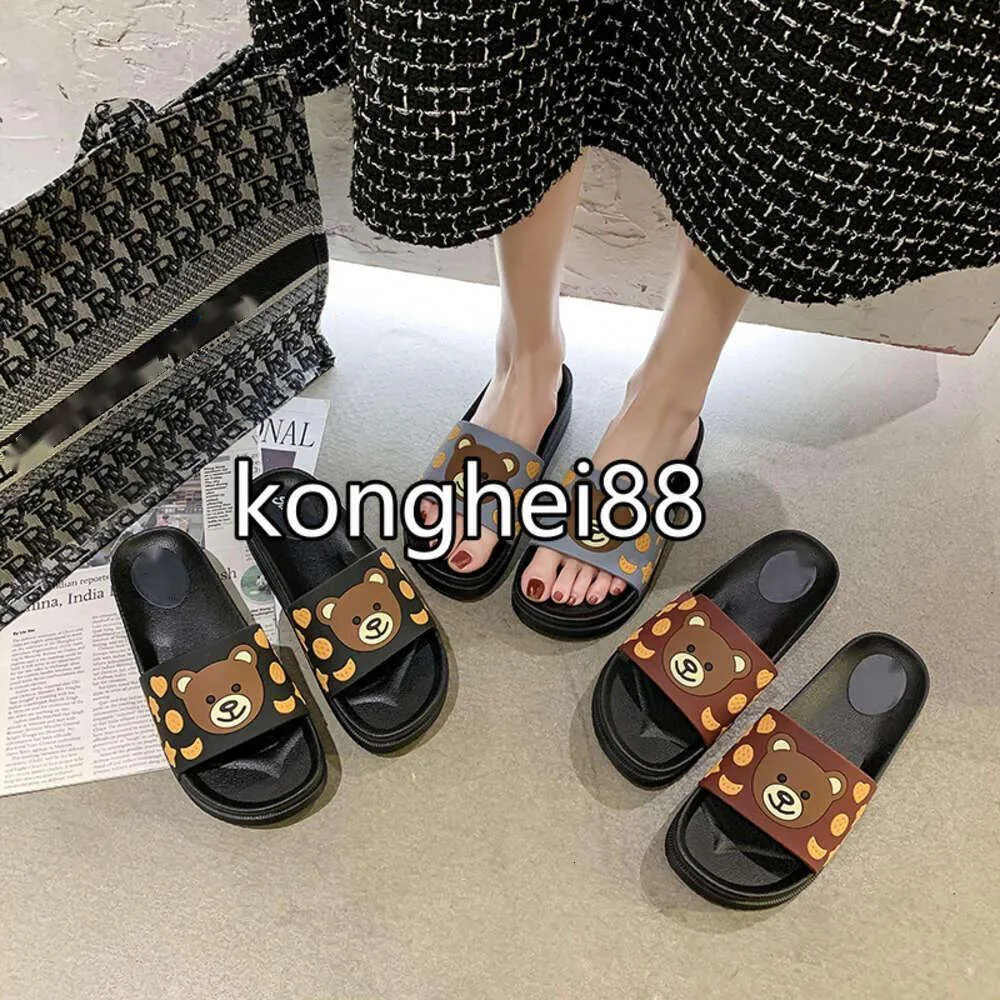 Designer Sandals Cartoon Bear Platform Shoes Women Summer Non-slip Flats Casual Printed Beach Shoes